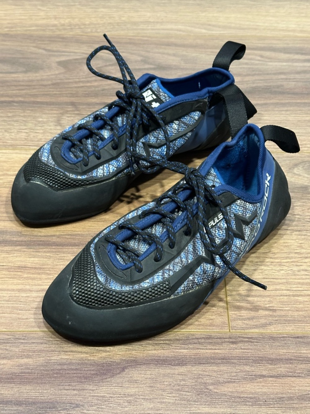 Mad Rock Pulse Climbing Shoes in Blue - Size M-6.5/W-7.5